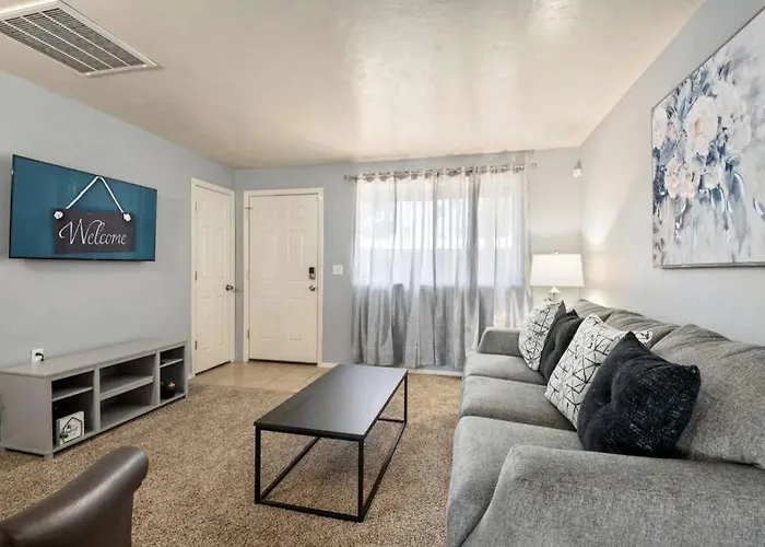 Sunset Foothills 2br/1ba Condo; Mins To Uofa,hiking,&food Tucson