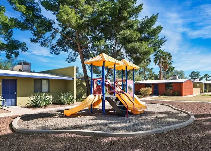 Sunset Foothills 2br/1ba Condo; Mins To Uofa,hiking,&food Сasa de vacaciones