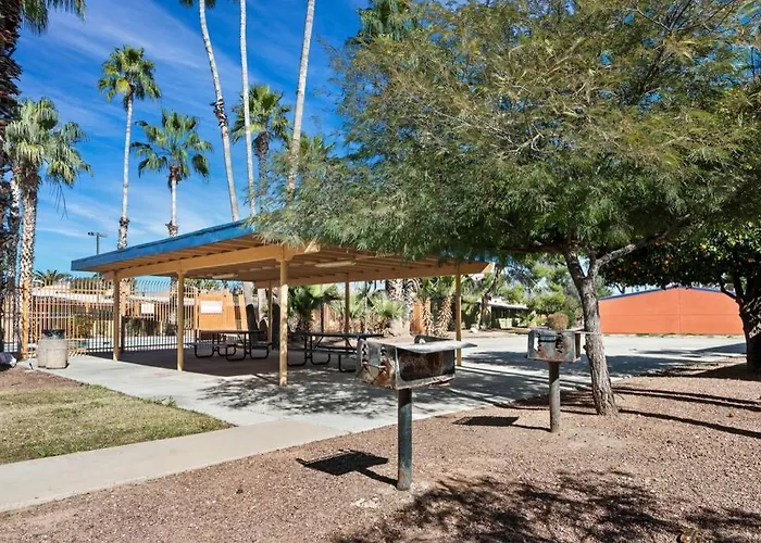 Sunset Foothills 2br/1ba Condo; Mins To Uofa,hiking,&food * Tucson