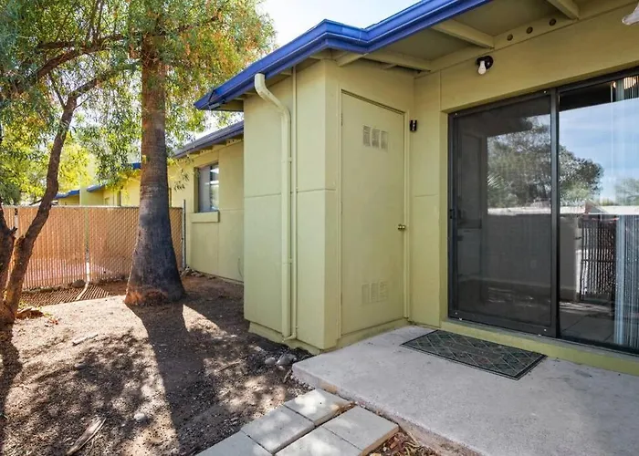 Сasa de vacaciones Sunset Foothills 2br/1ba Condo; Mins To Uofa,hiking,&food