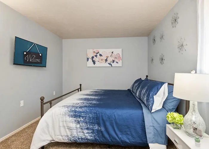 Sunset Foothills 2br/1ba Condo; Mins To Uofa,hiking,&food Сasa de vacaciones *